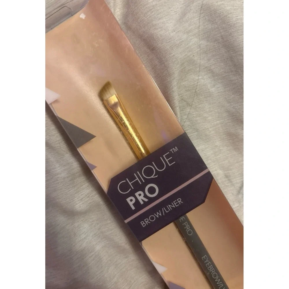 NEW Chique Pro Brow/Liner Makeup‎ Brush